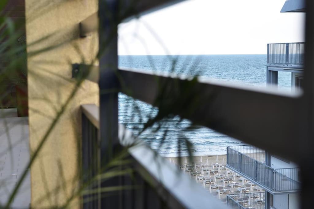 Appartamento [Piazza Nember ] Attico con vista mare Lido di Jesolo Esterno foto